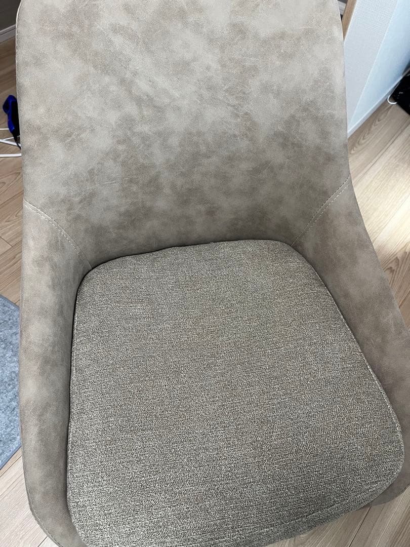 ダイニングテーブルセット　70cm×70cm 新品！！