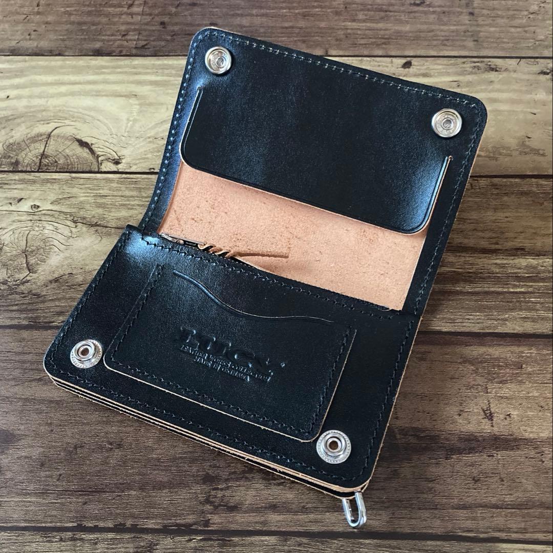 【お札を折らずに収納】カウレザー トラッカーウォレット150（ミドル）3層