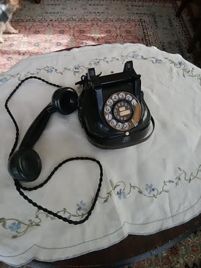 アンティーク ベルギー製 RTT 56 ダイヤル式黒電話