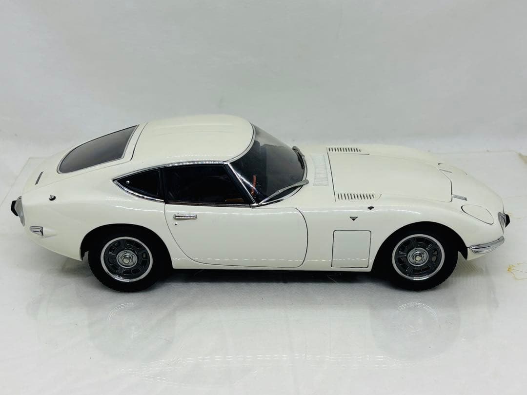 た*し様 1/18 AUTOart オートアートTOYOTA 2000GT大型モ