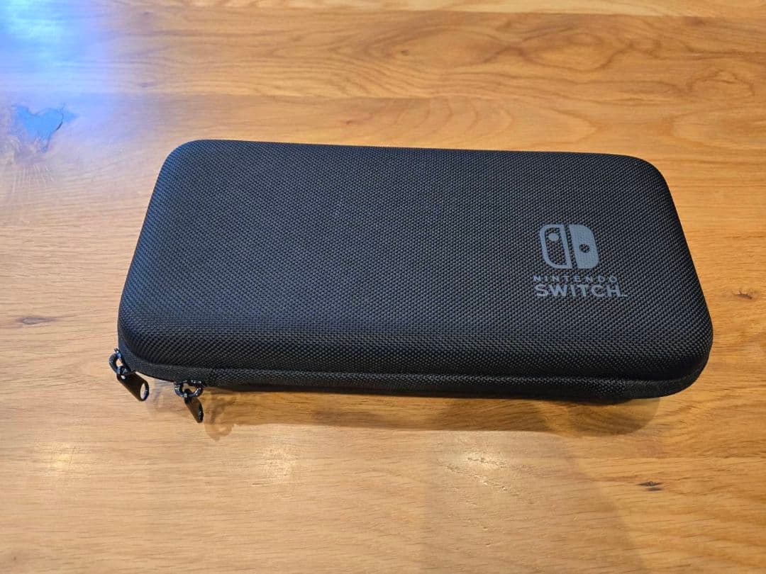 Nintendo Switch 本体(Joy-Conグレー) セミハードケース付