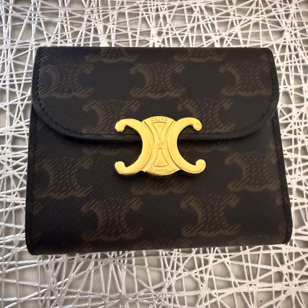 CELINE トリオンフ 財布 ブラック スモールフラップウォレット