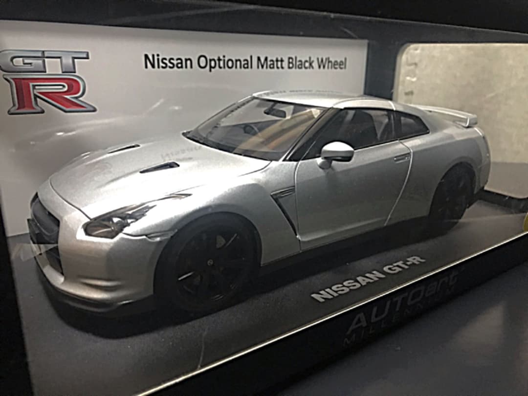 #オートアート 1/18 日産GTR シルバー マットブラックホイール レア