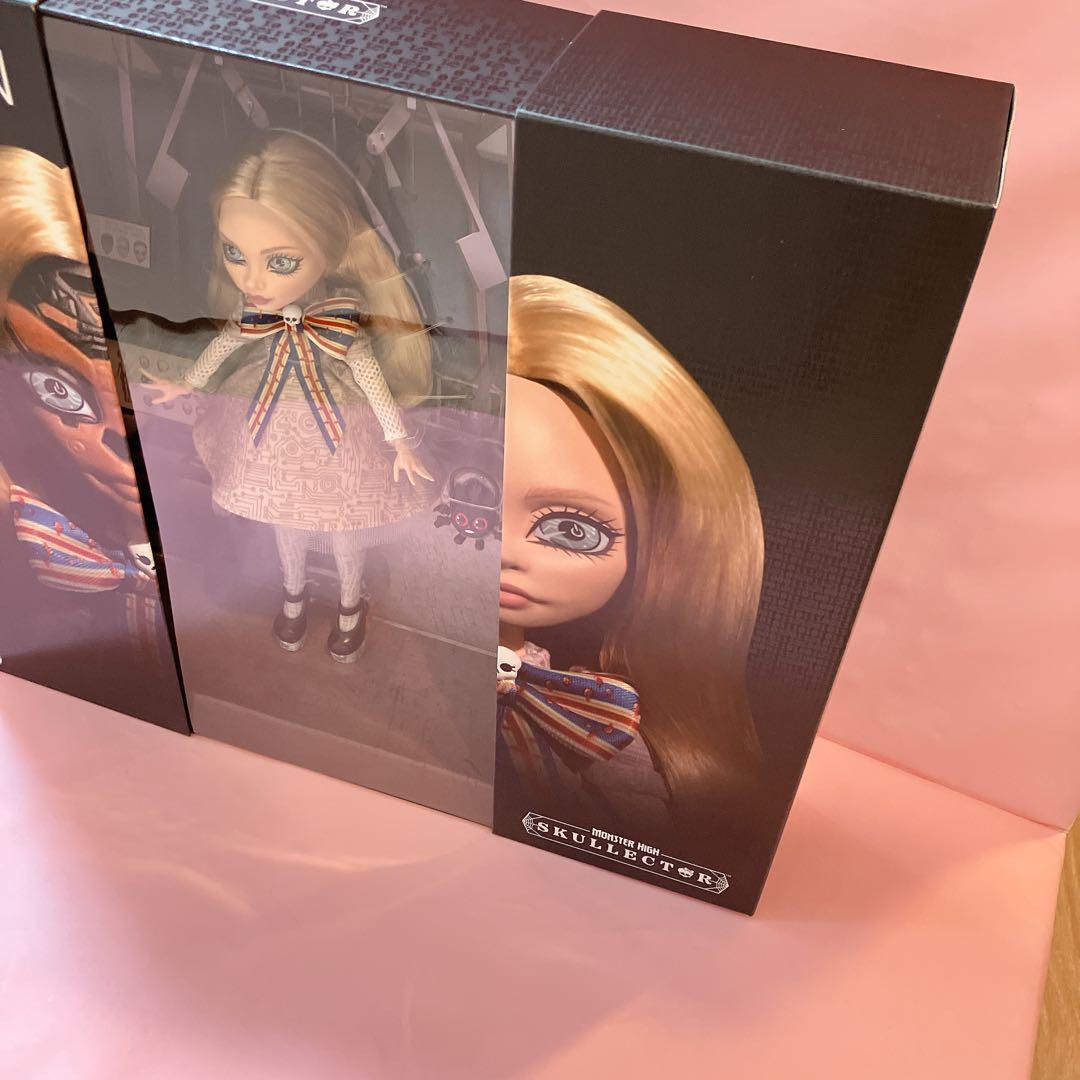 モンスターハイ　ミーガン　M3GAN スカルレクター　Megan ドール