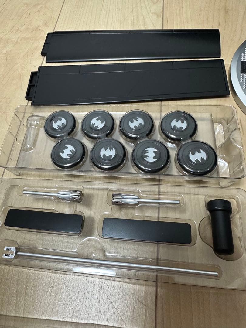 ホットトイズ　バットモービル1/6