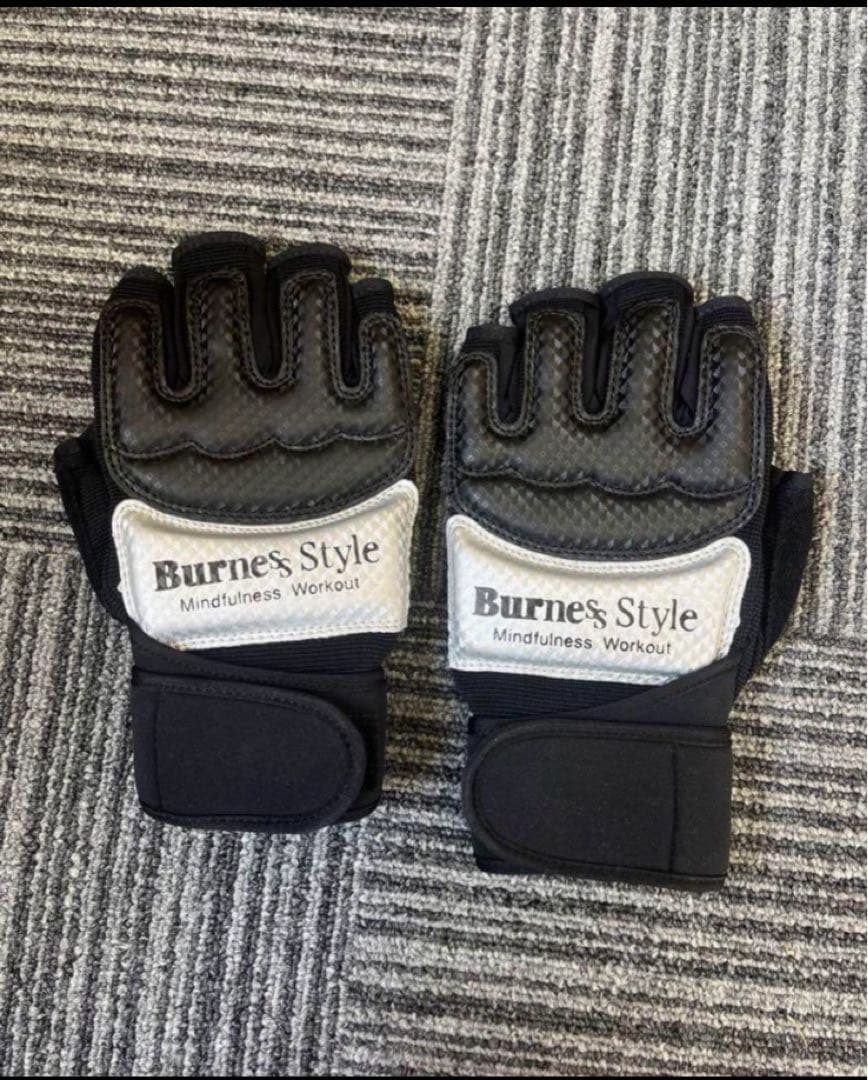 Burnes Style ボクシンググローブ Mサイズ ブラック/グレー LAVA バー