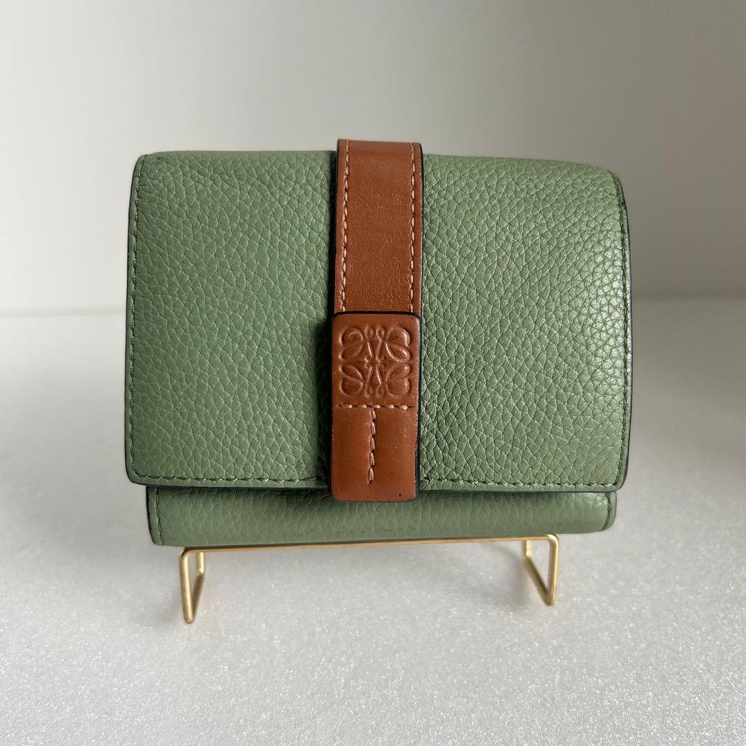 美品 ロエベ 三つ折り財布 トライフォールド ウォレット アナグラム