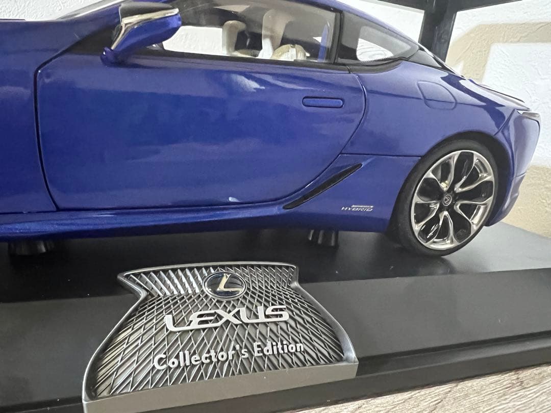 レクサス LC500h 1/18 ミニカー