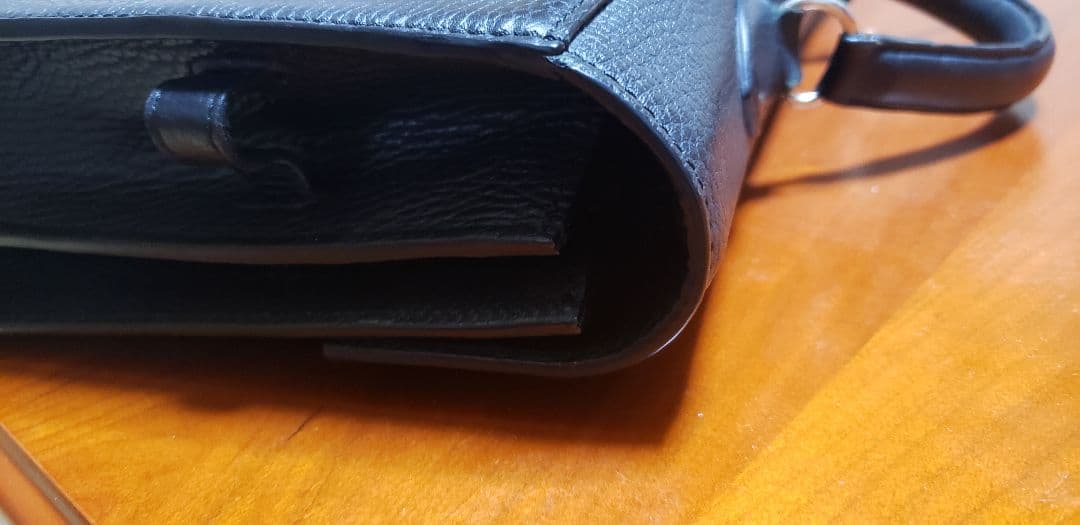 黒 レザー ビジネスバッグ ハンドル付き