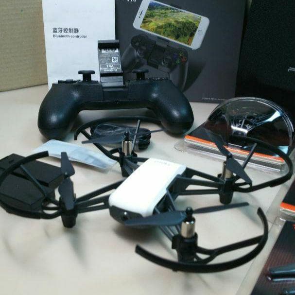 ドローン DJI Tello 送信機セット & 専用ケース・付属品付き
