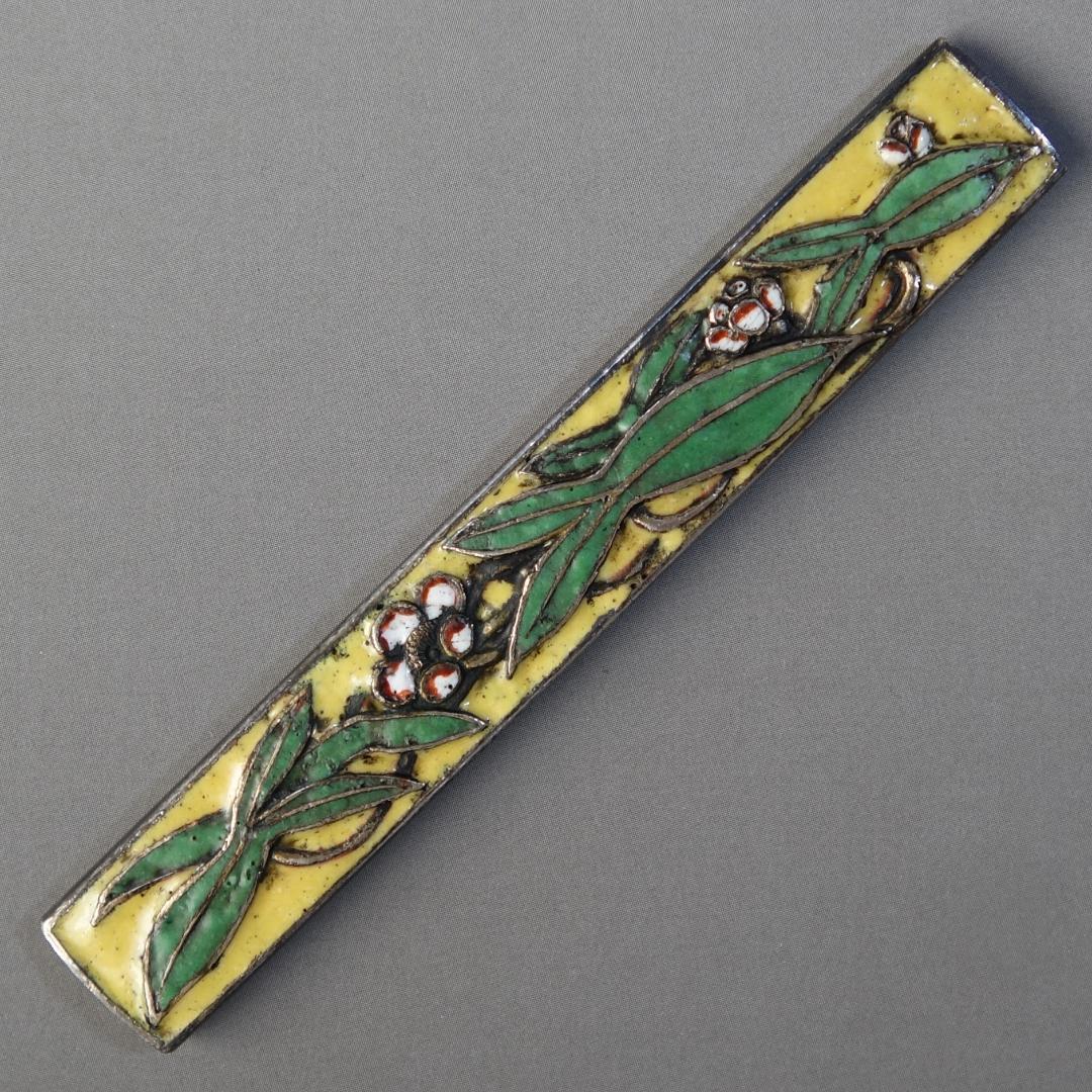 【 銀地 七宝焼 沢潟梅花図小柄】 鍔 鐔 小柄 刀装具 骨董 アンティーク