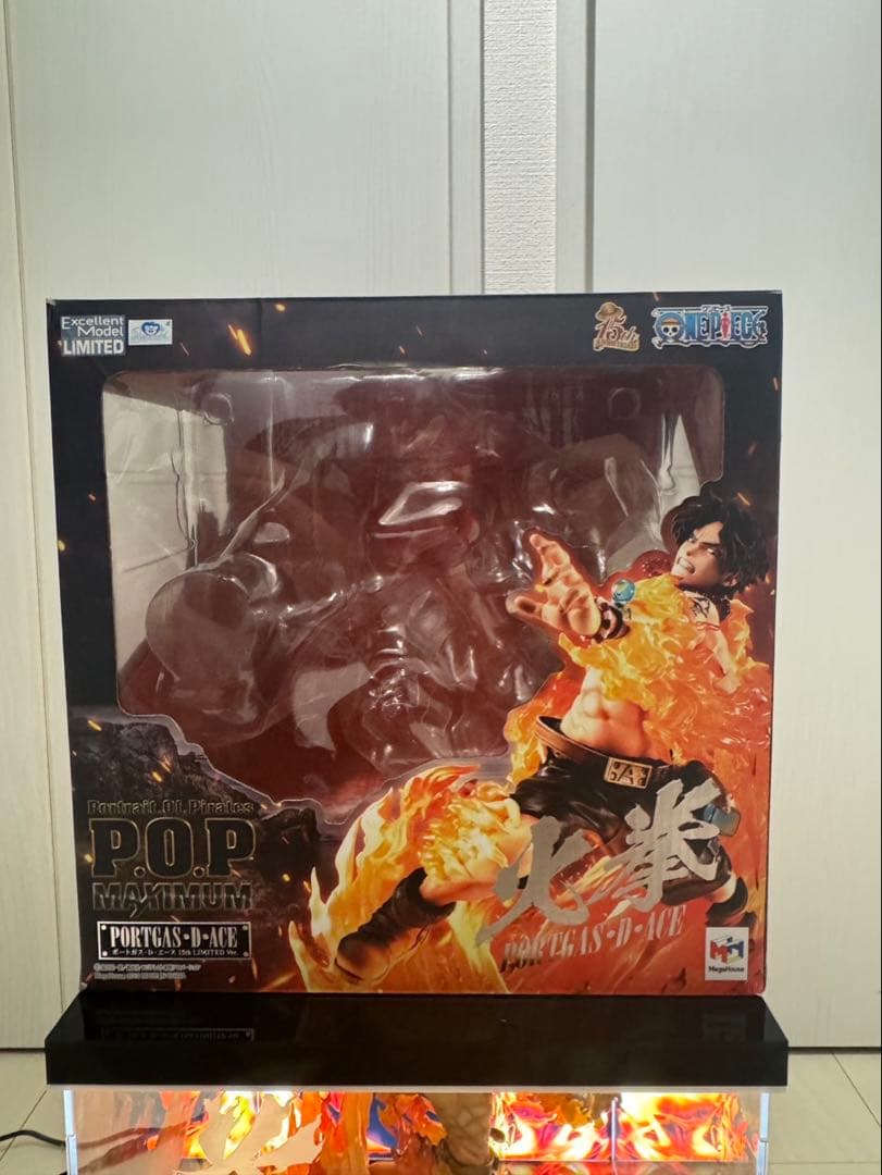 POP MAXIMUM ワンピース フィギュア エース 火拳 LEDケース付き