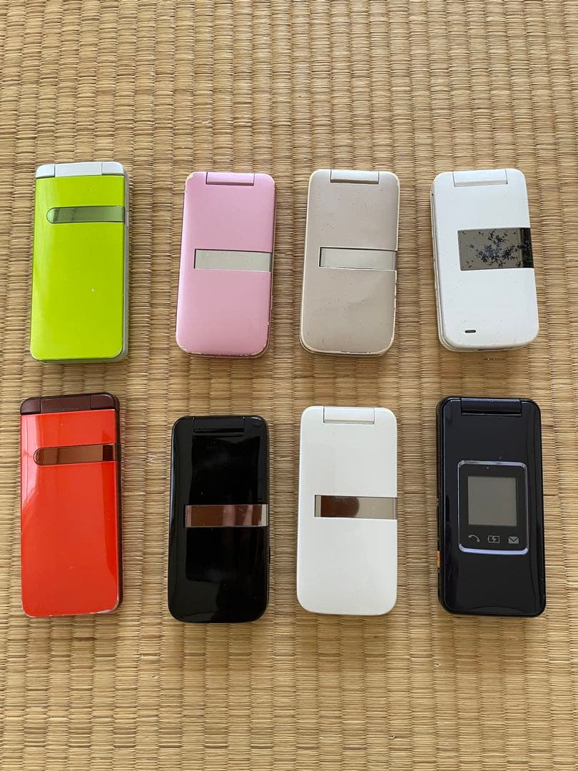 ぽ*け様 折りたたみ式 携帯電話 ガラケー 8個セット