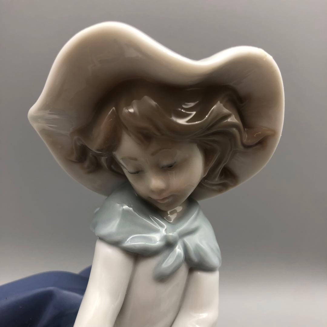 新品未使用LLADROリヤドロ少女磁器人形きれいな花ばかり箱&保証書付