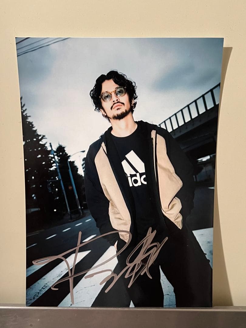 king gnu 直筆サイン入り写真 井口理 常田大希 新井和輝 勢喜