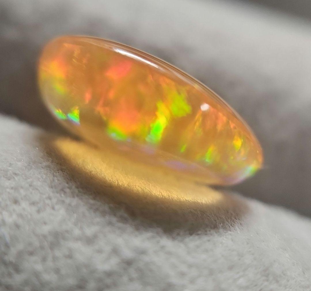 高品質天然ファイアーオパール 3.405ct