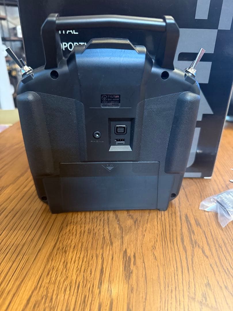 最終値引き　Futaba T10J 2.4GHz 送信機セット