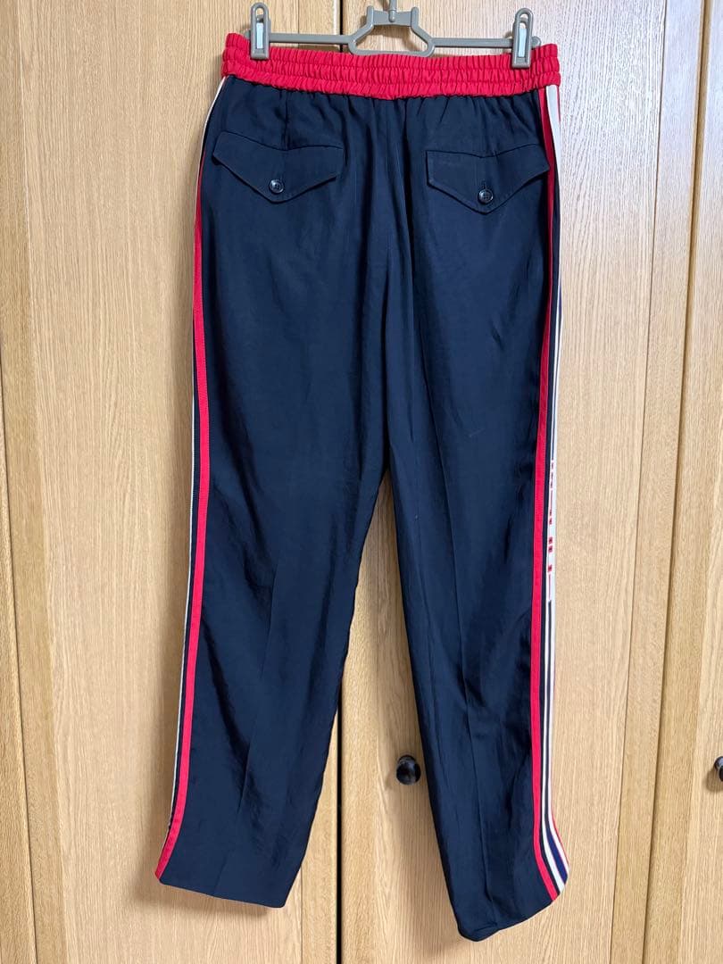 GUCCI グッチ サイドラインロゴジョギングパンツ