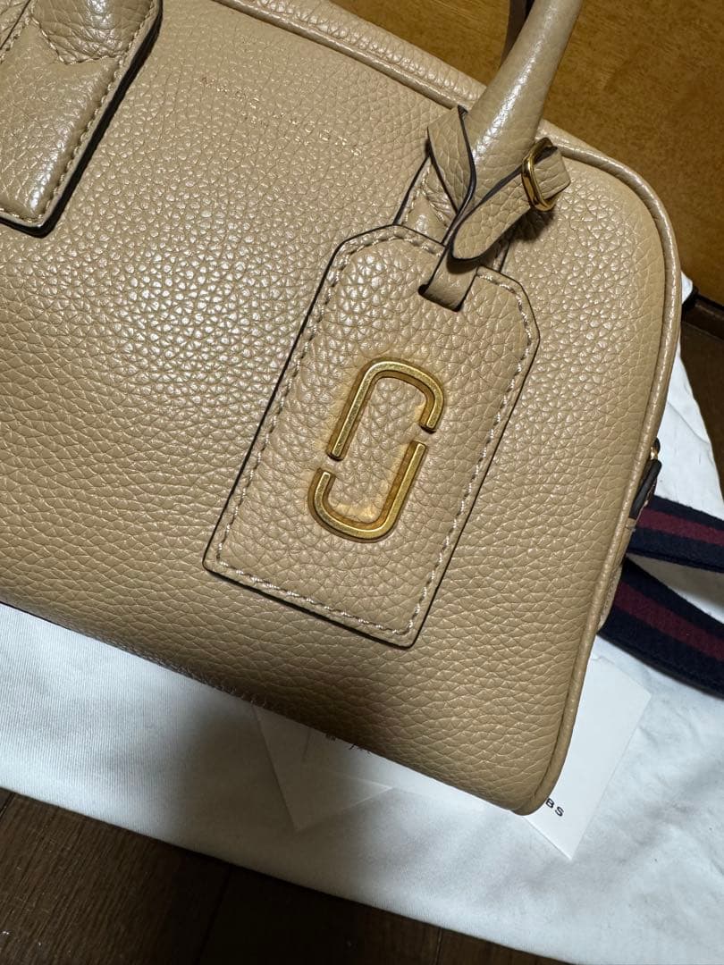 MARC JACOBS ベージュ レザー ショルダーバッグ