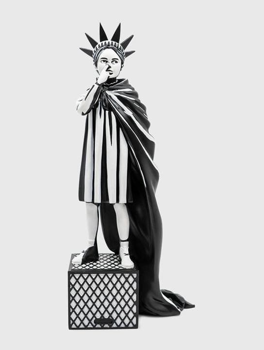 バンクシー 自由の女神 ベスト Liberty Girl Mighty Jaxx