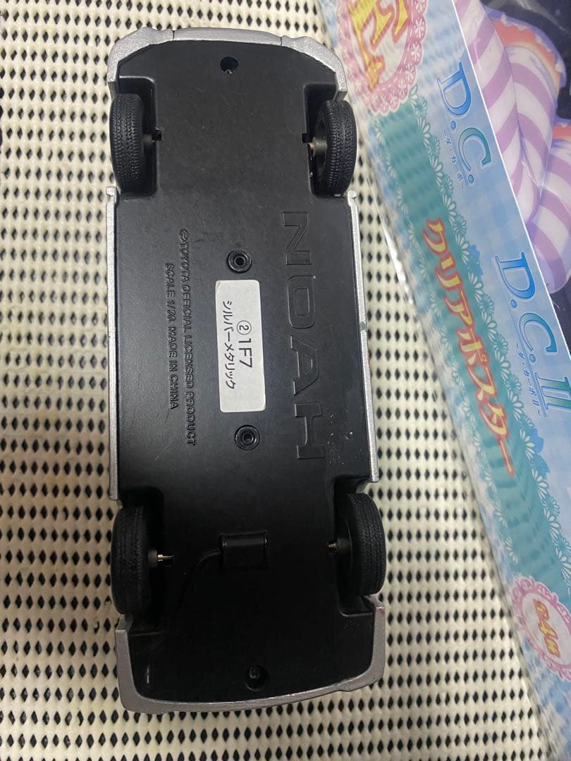 コ*う様 トヨタNOAH si 80系カラーサンプルミニカー