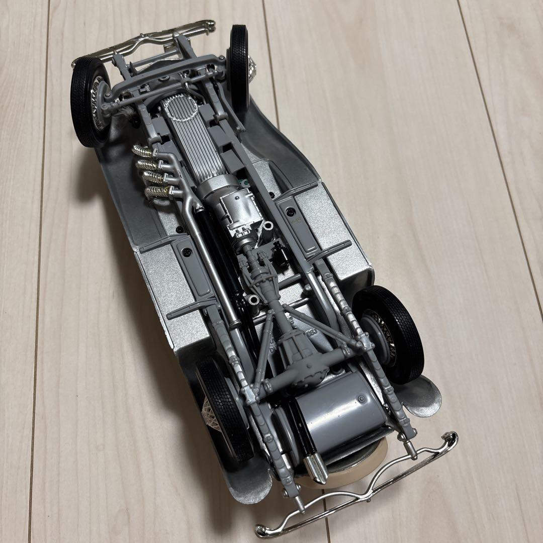 ミニカー 1/18 2台セット コブラ＆レトロカー 台座付き ダイキャストモデル