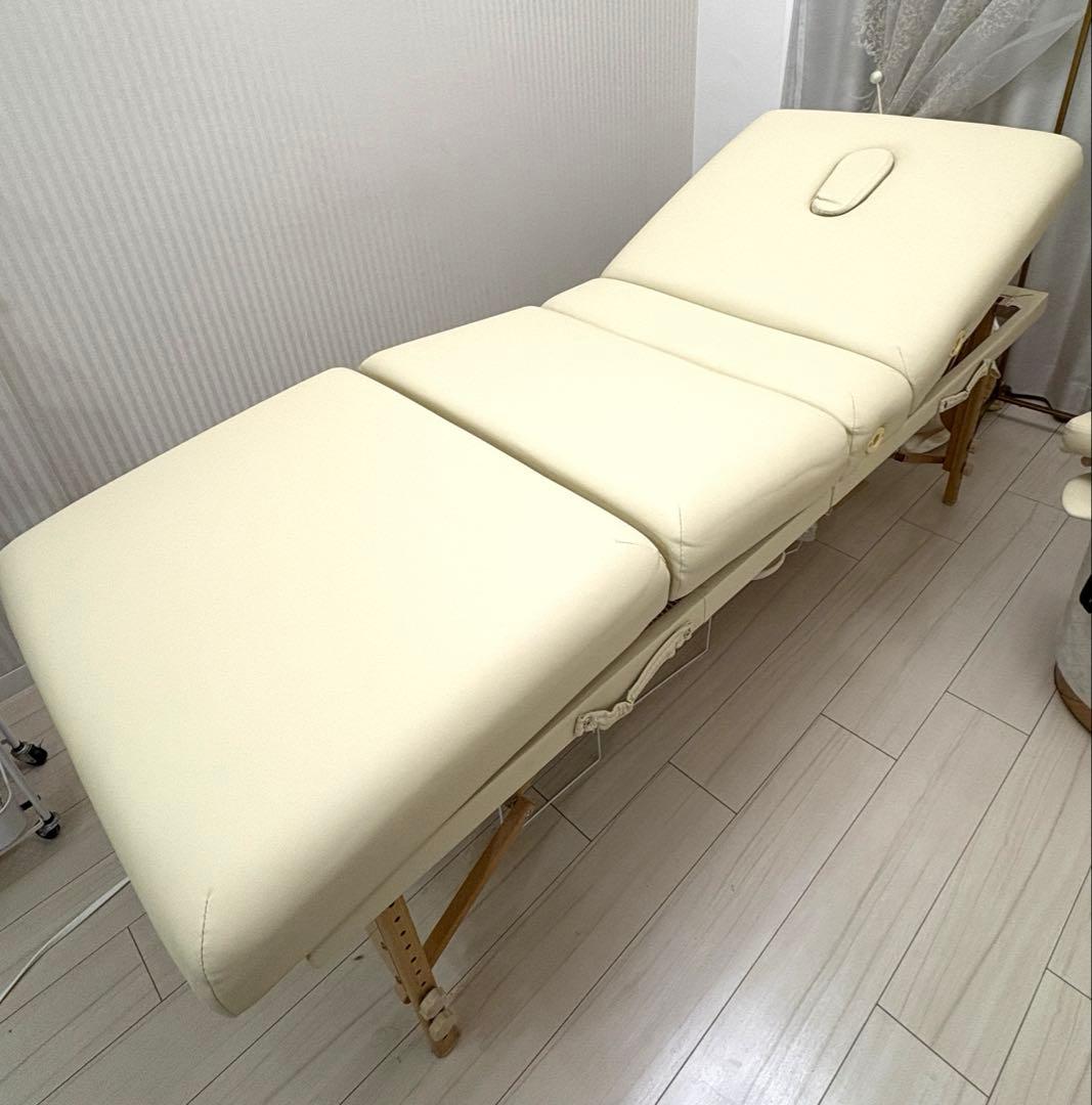 Premium 折りたたみリクライニングマッサージベッドCOMODO アイボリー Premium 折りたたみリクライニングマッサージベッドCOMODO アイボリー