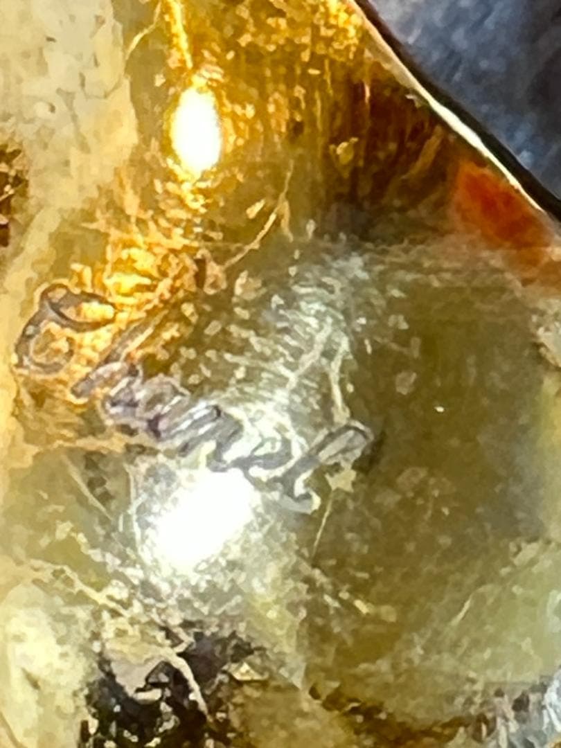 シャネル（Chanel）のランの花のブローチ　エナメル　刻印あり