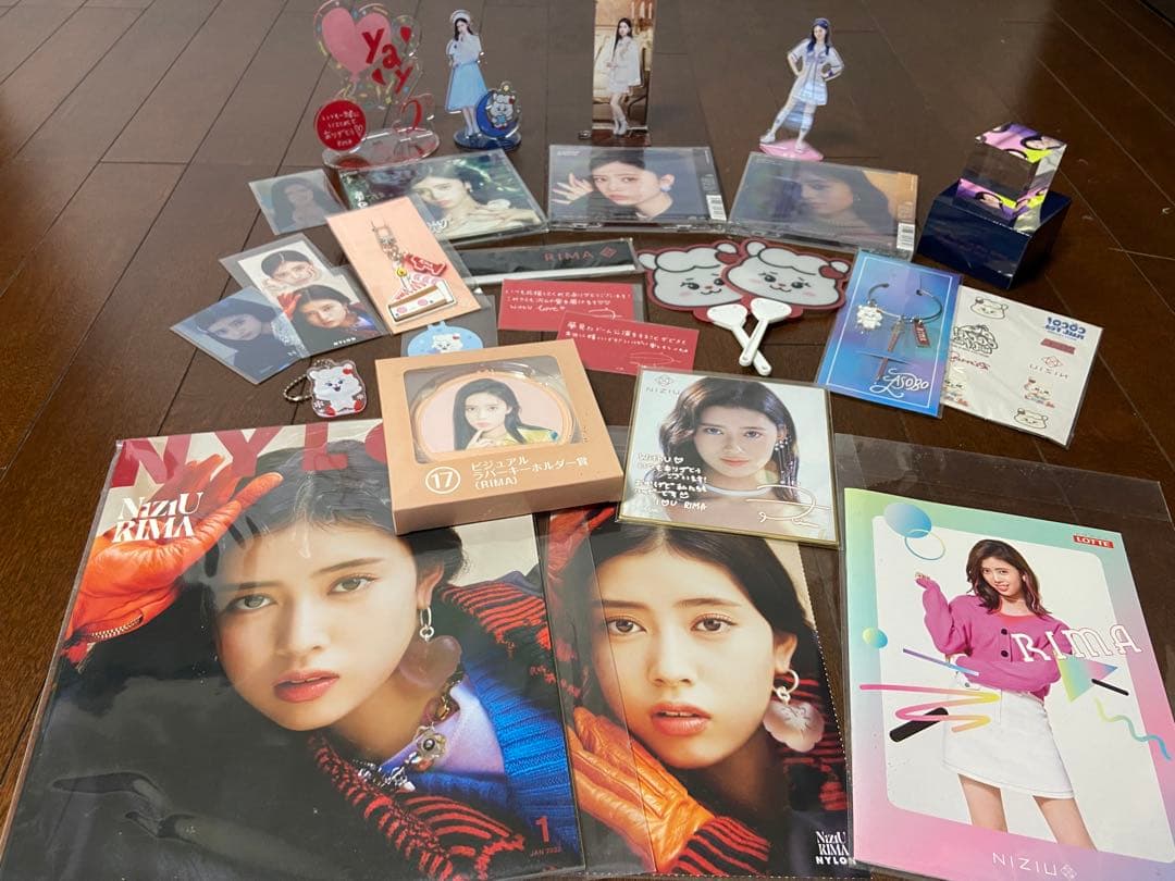 NiziUリマのグッズセット - メルカリ