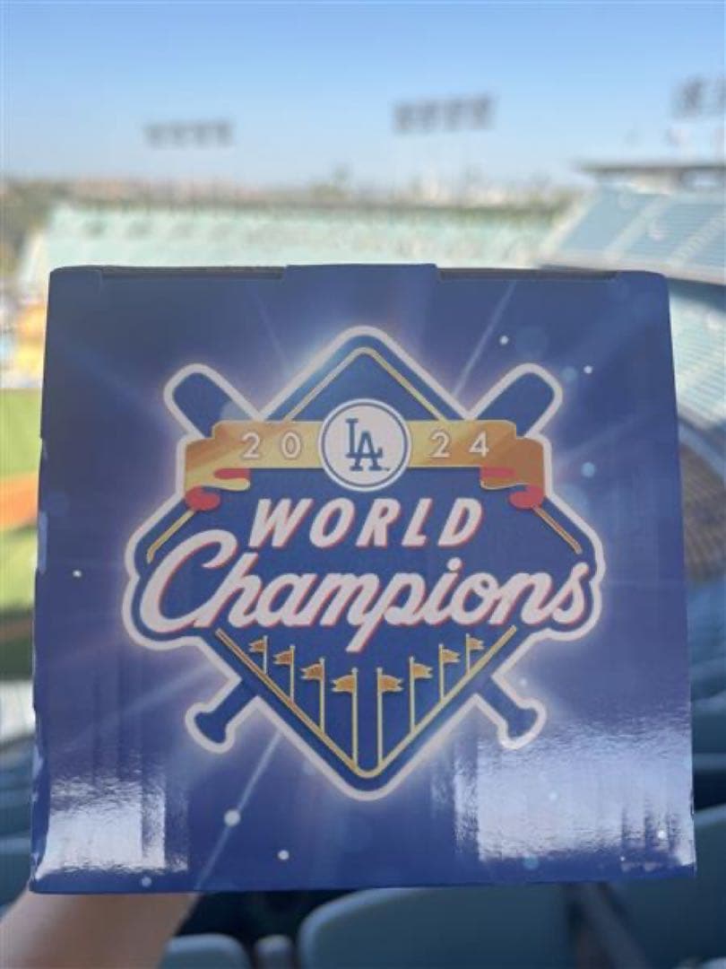 ワールドシリーズトロフィー レプリカ ドジャース 6/17試合配布