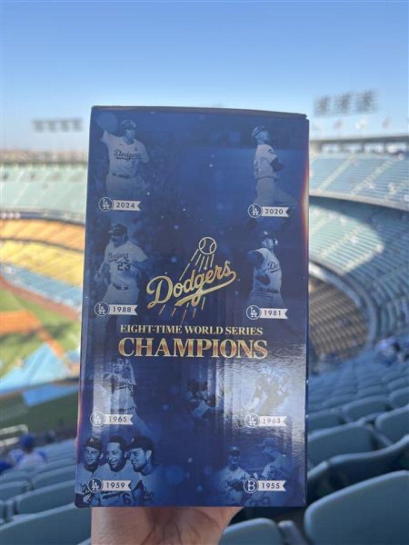 ワールドシリーズトロフィー レプリカ ドジャース 6/17試合配布