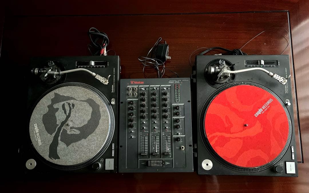 ターンテーブル2台 SL1200MK3 、ミキサー Vestax PMC17A ターンテーブル2台 SL1200MK3 、ミキサー Vestax PMC17A ターン