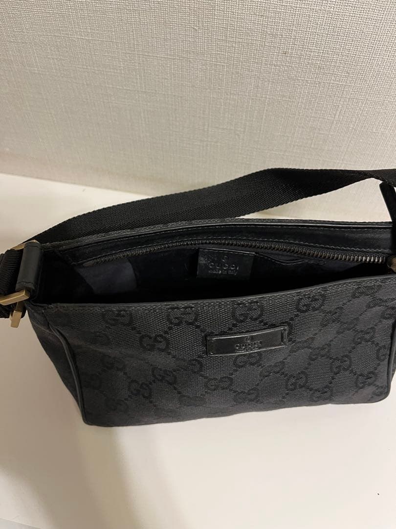 GUCCI ブラック　アクセサリーバック