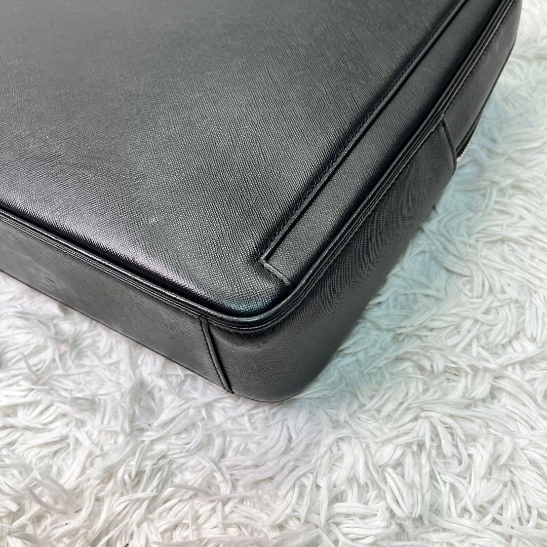 美品✨バーバリー　ブリーフケース　ビジネスバッグ　黒　A4 サフィアーノレザー