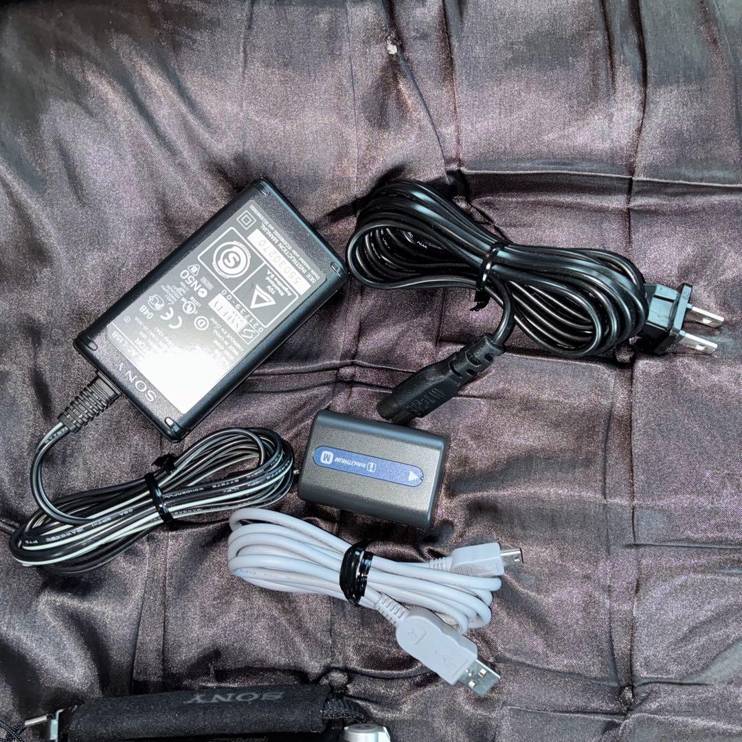 再生・録画可動品　MINI DVSonyビデオカメラ　DCR-HC88