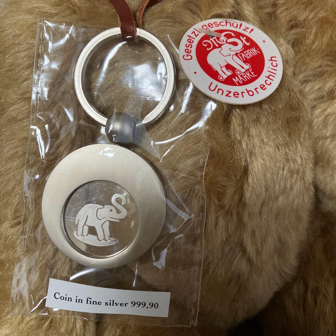 Steiff Button in Ear Japan シルバーのチャーム付き