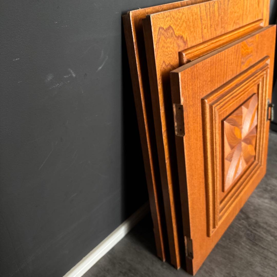 木製引戸 木製扉 家具装飾 花模様 木材 彫刻 木細工 ウッドウォールパネル