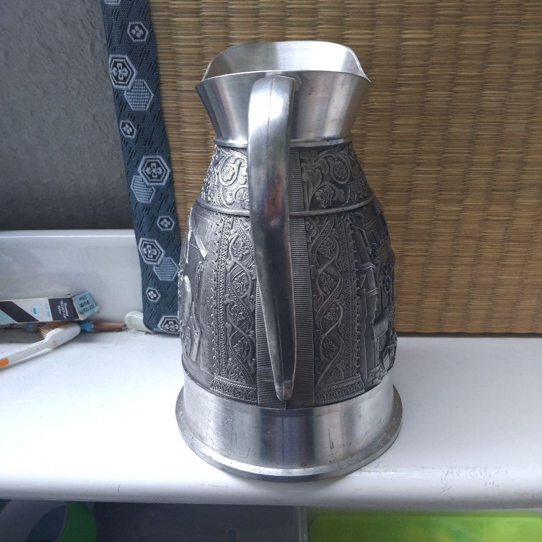 金属製浮彫りピッチャー 中型