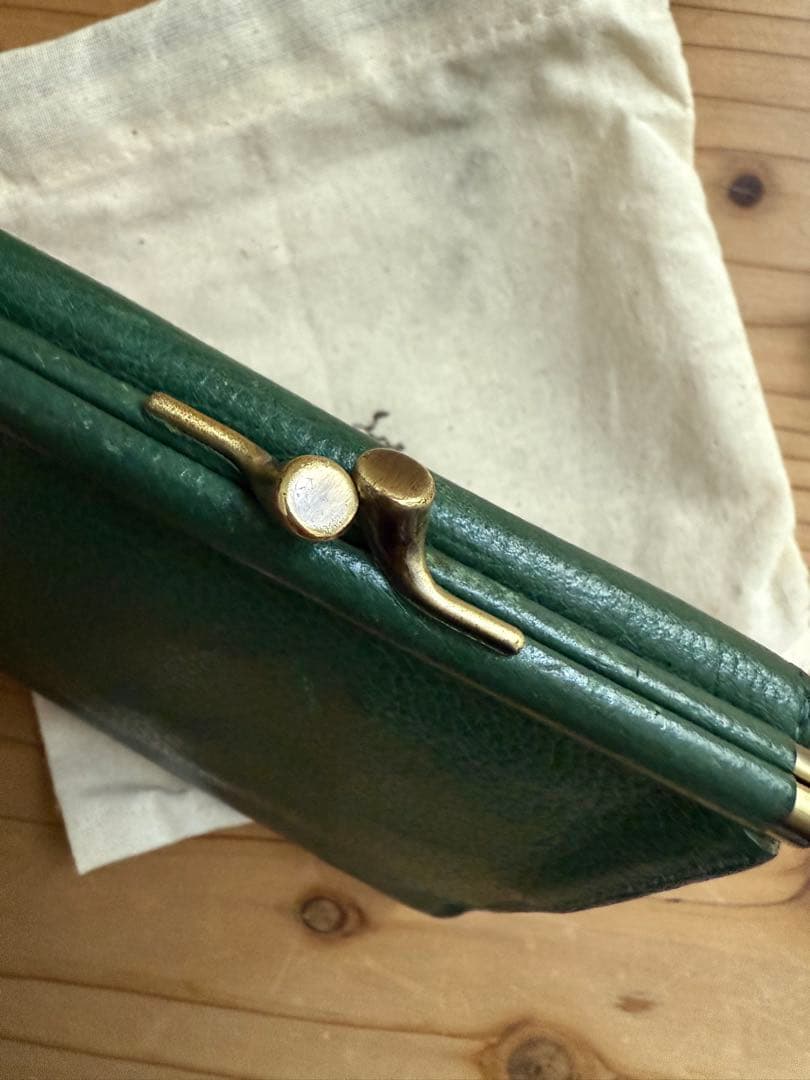 IL BISONTE イルビゾンテ　二つ折り財布 付属品あり