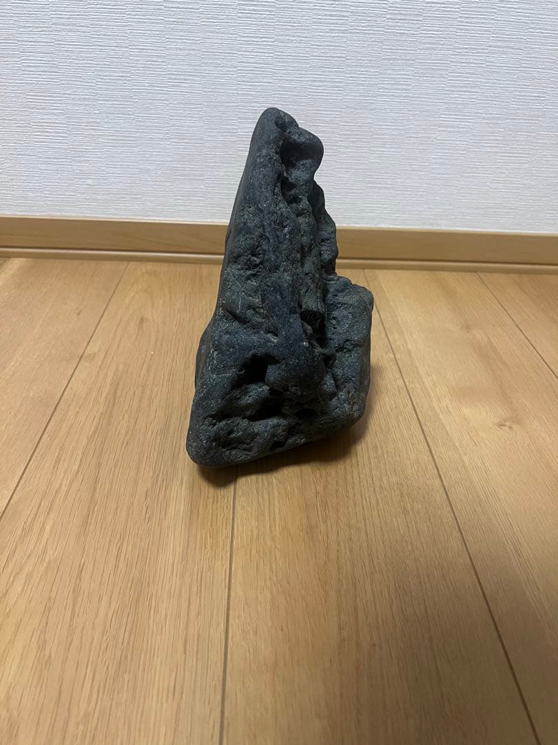 八海石 レイアウトセット ④ 八海石 天然黒石 6個セット 水槽用