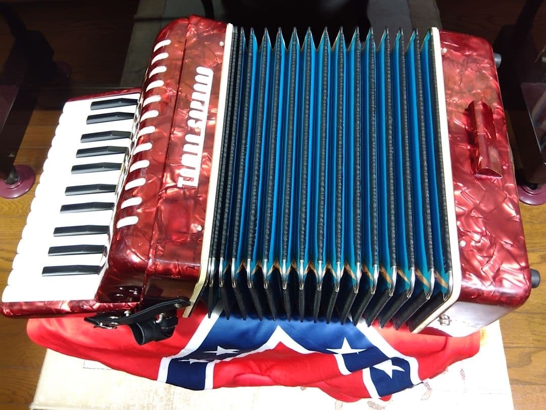 大幅メンテ完了】 トンボ ソプラノアコーディオン No.250 赤（即演奏可）