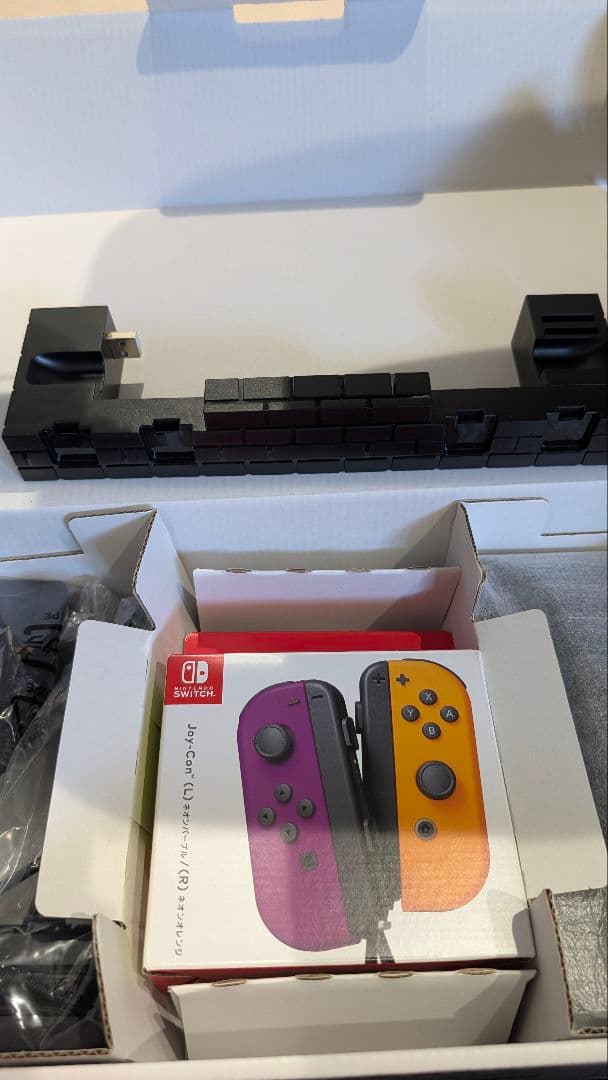 Nintendo Switch ネオンブルーとネオンレッド本体 + EXTRA