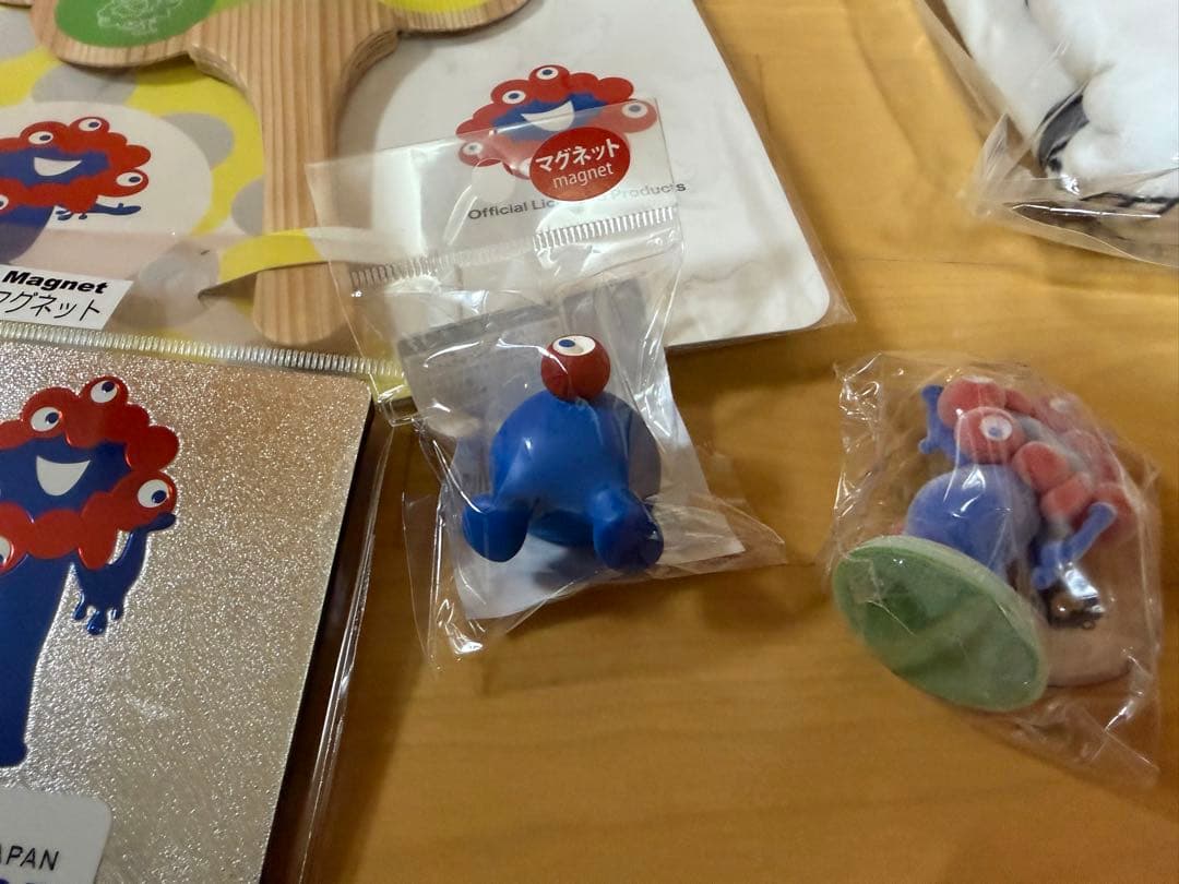 大阪万博 ミャクミャクお尻マグネット 藻キティアクリルスタンプ