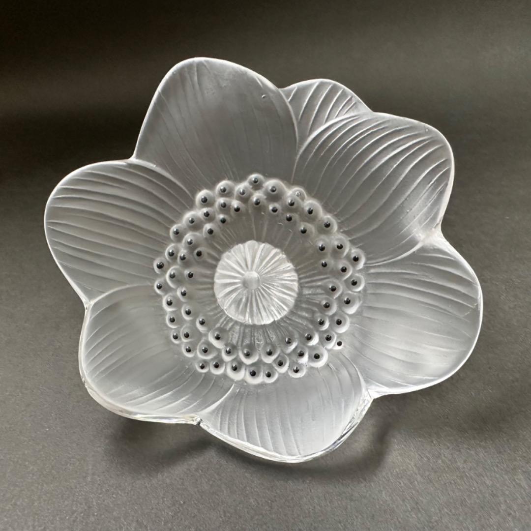 LALIQUE ラリック/ アネモネの花/ ペーパーウェイト /インテリア小物 LALIQUE ラリック/ アネモネの花/ ペーパーウェイト /インテリア小物