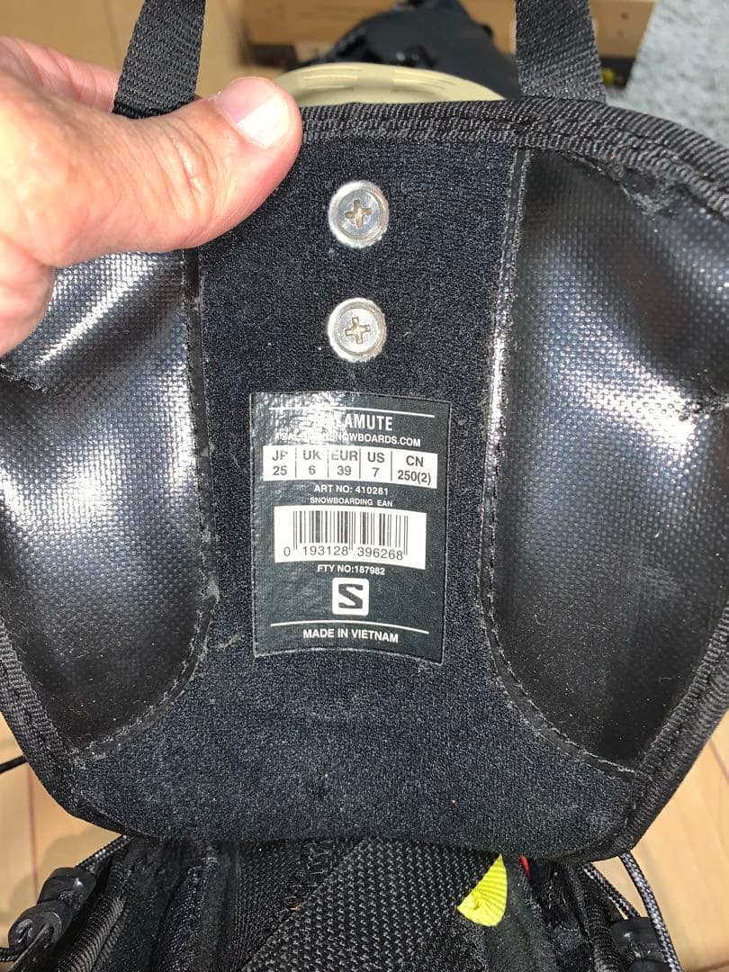 SALOMON MALAMUTE マラミュート　スノーボードブーツ