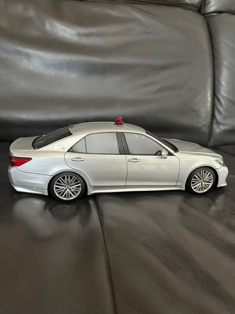1/18スケール 高速道路交通警察隊　クラウン イグニッションモデル
