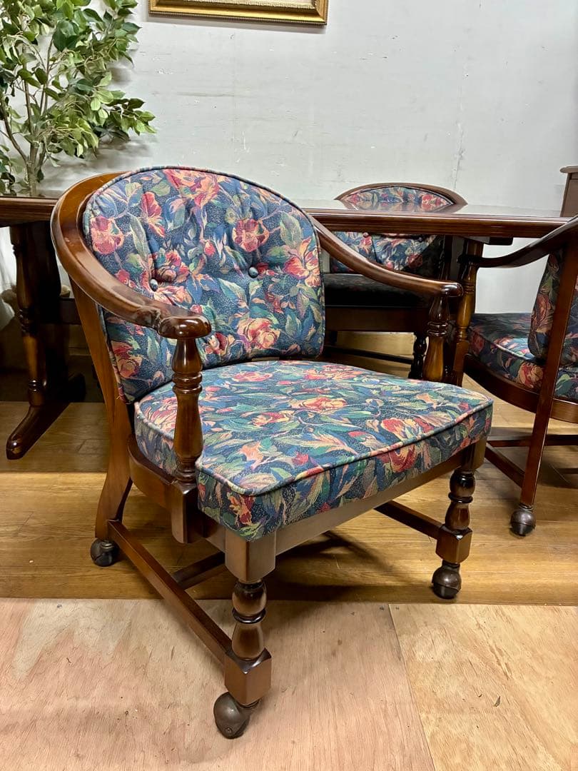 しんちゃん☆管351☆カリモク家具☆karimoku☆ダイニングテーブル