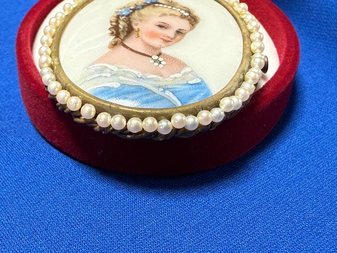 シュウシュウ様専用】リモージュ 貴婦人 ブローチ アンティーク - メルカリ