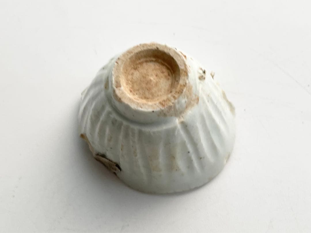 骨董　アンティーク　初期伊万里陶片　白磁鎬盃　酒器　酒杯　猪口　出土　発掘