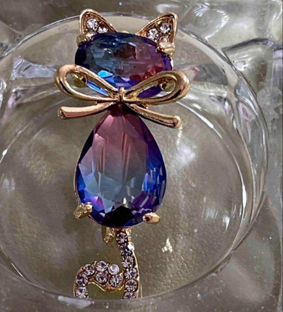 新品 ラインストーン ねこ キャット ブローチ キラキラ キレイめ